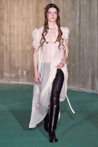 Look 11